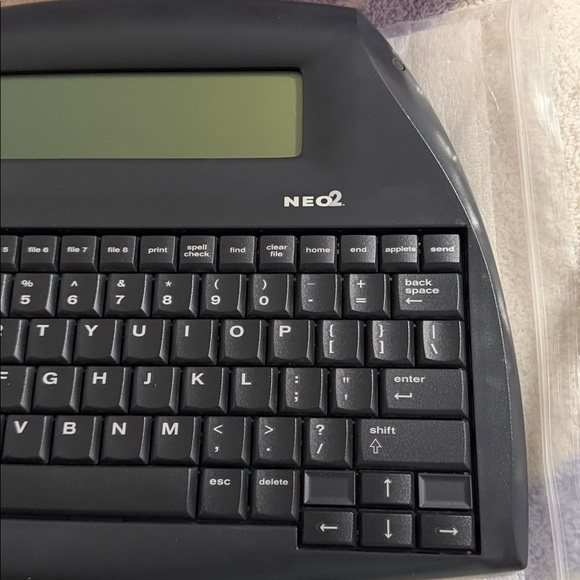 Neo2 AlphaSmart Keyboard - Picture 10 of 14